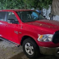 دوج راح موديل ٢٠ كلاسك جديده السيارة بيها جاملغ امامي فقط صبغ بدون ضرر...