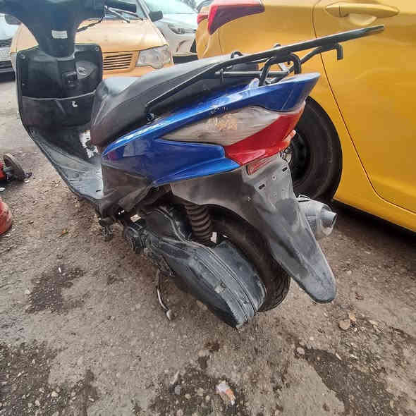 دراجه ادرس ياباني كفر لايت مبدل ضربه من الصفح بسيطه سعر ٣٥٠ الف قفل كلشي شغال بيه مكاني كوت
***********
***********
