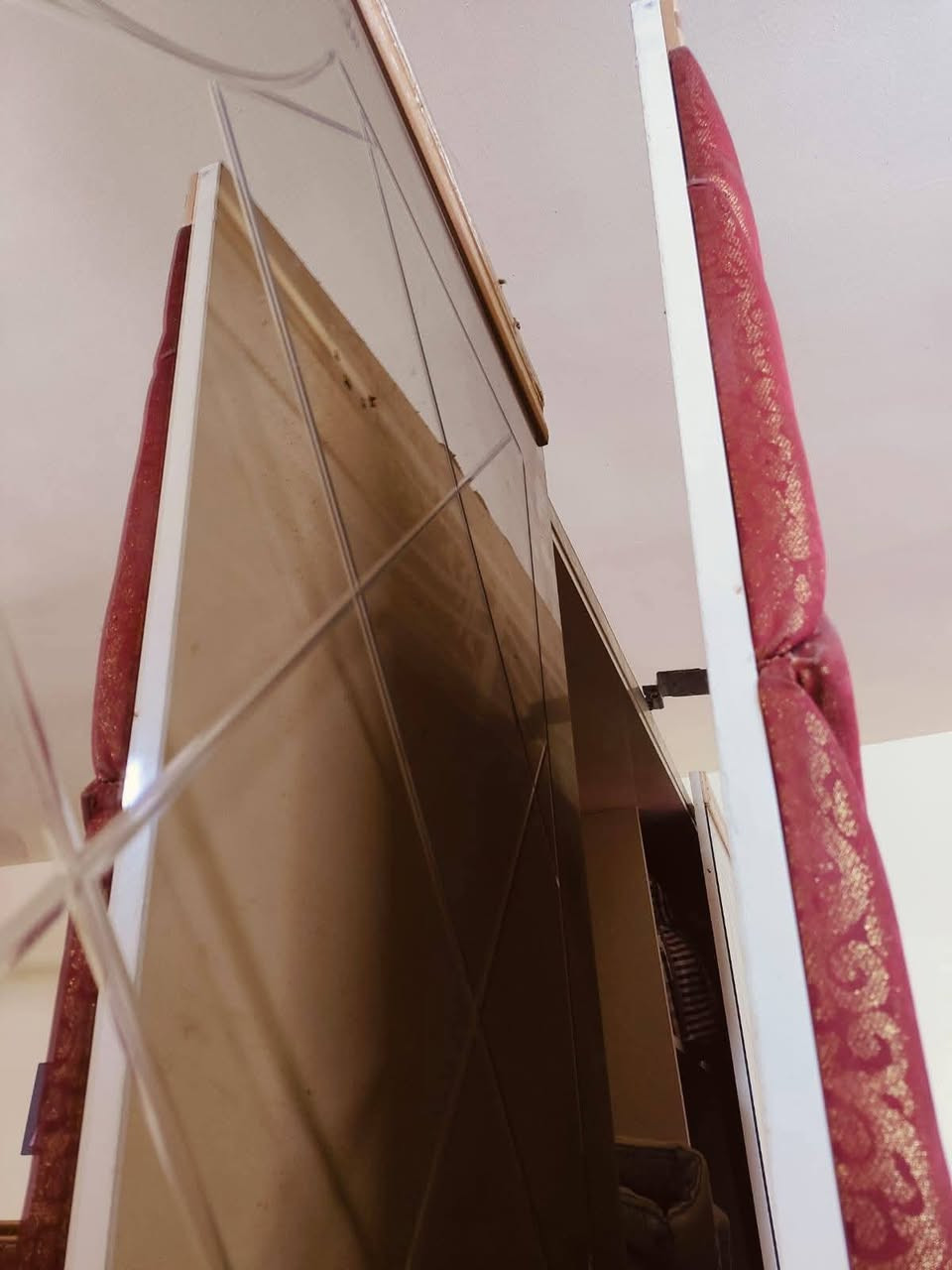 غرفة تركية ٧ قطع ثقيله ضررها الكنتور مثل ماموضح بالصور باقي القطع نظيفة٢٥٠ بيها مجال


**إذا كنت صاحب هذا الإعلان وتريد حذفه لأي سبب، رجاءا أرسل رسالة إلى الدعم الفني**