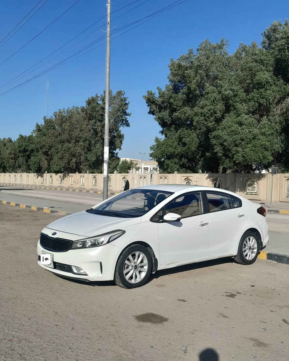 السلام عليكم
مكاني نجف 
سياره سيراتو 2017
¹خليجي رقم اربيل الماني 
½محرك1600+كير تلث انظمام قياده 
⅓مري شفط +تحكم ستيرن 
¼اربعه ويل كب بلادي 
⅕دواخل لونين 
⅙حداديه +تخم تاير جديد
⅙تدفئه +تبريد
ماشيه 150
السعر 133$وبيها مجال 
استفسار ***********
