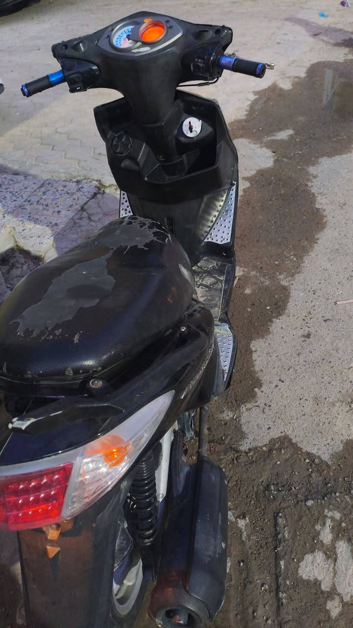 سكنس فحل نوزل دراجه نكره كهربائيات كامله دراجه بلاديه تجي شوف وتروح
السعر 600 وببها مجال الرقم ***********
