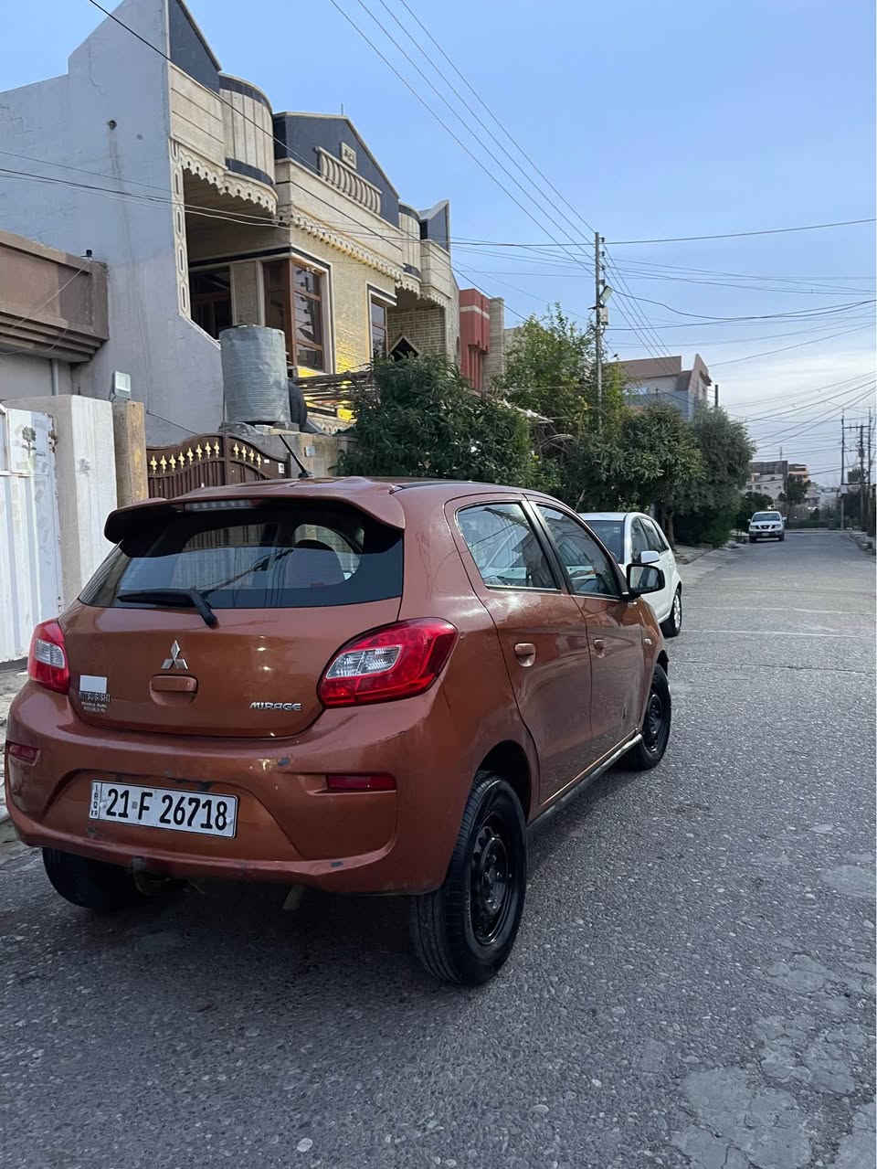 میراج مۆدێل ٢٠١٧ ٣ پارچەی بۆیاخە کەمێک ساردە کوتی هەیە گێر مەکەینە تەبردی بەشەرت بەناوی خۆمانە سەنەوی هەزەی تازەیە سەیارەکی جوانو پاکە سیتەمی غازی توردکیشی بۆ دانرەوە 
سەعریشی ٧٤ مەجالیکی برایانە 
*********** أربيل, العراق
