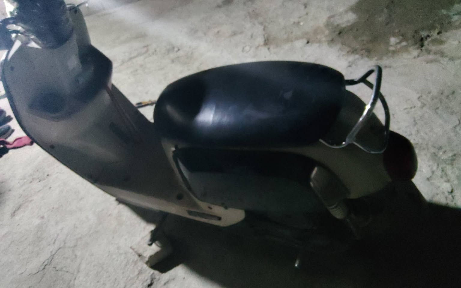 السلام عليكم بوليسي لبيع سعر خاص او على الأرقام التالية ***********//***********
