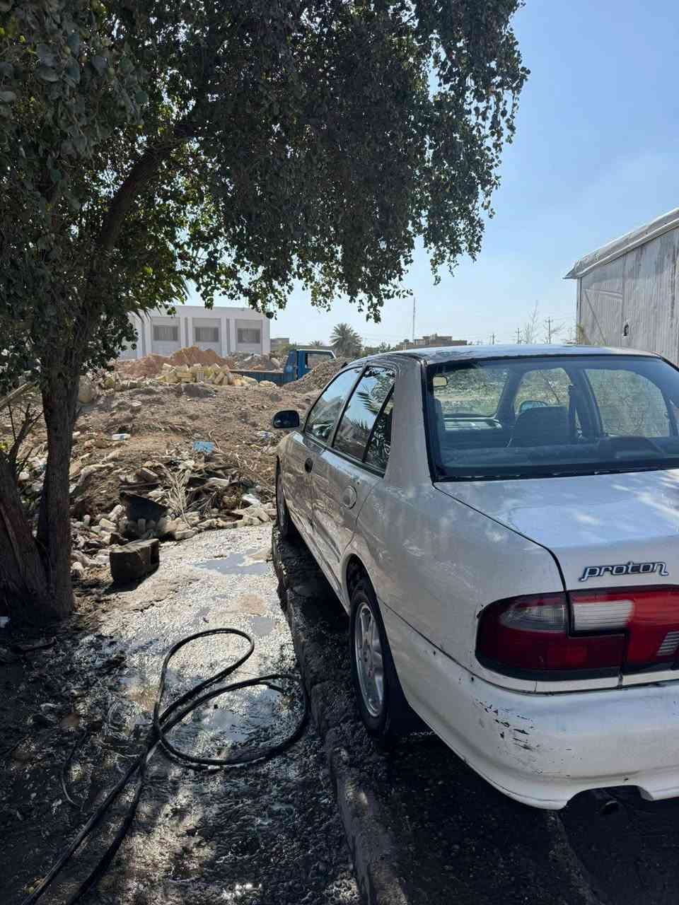 سلام عليكم  بروتون موديل ٢٠٠٤ تحويل مباشر السياره كير ومكينه وصدر كفاله. والكشر كدامك.    السياره ب٤٠ وبيه مجال مكان بغداد الشرطه الخامسه.   غير متواجد على نت.       ***********
