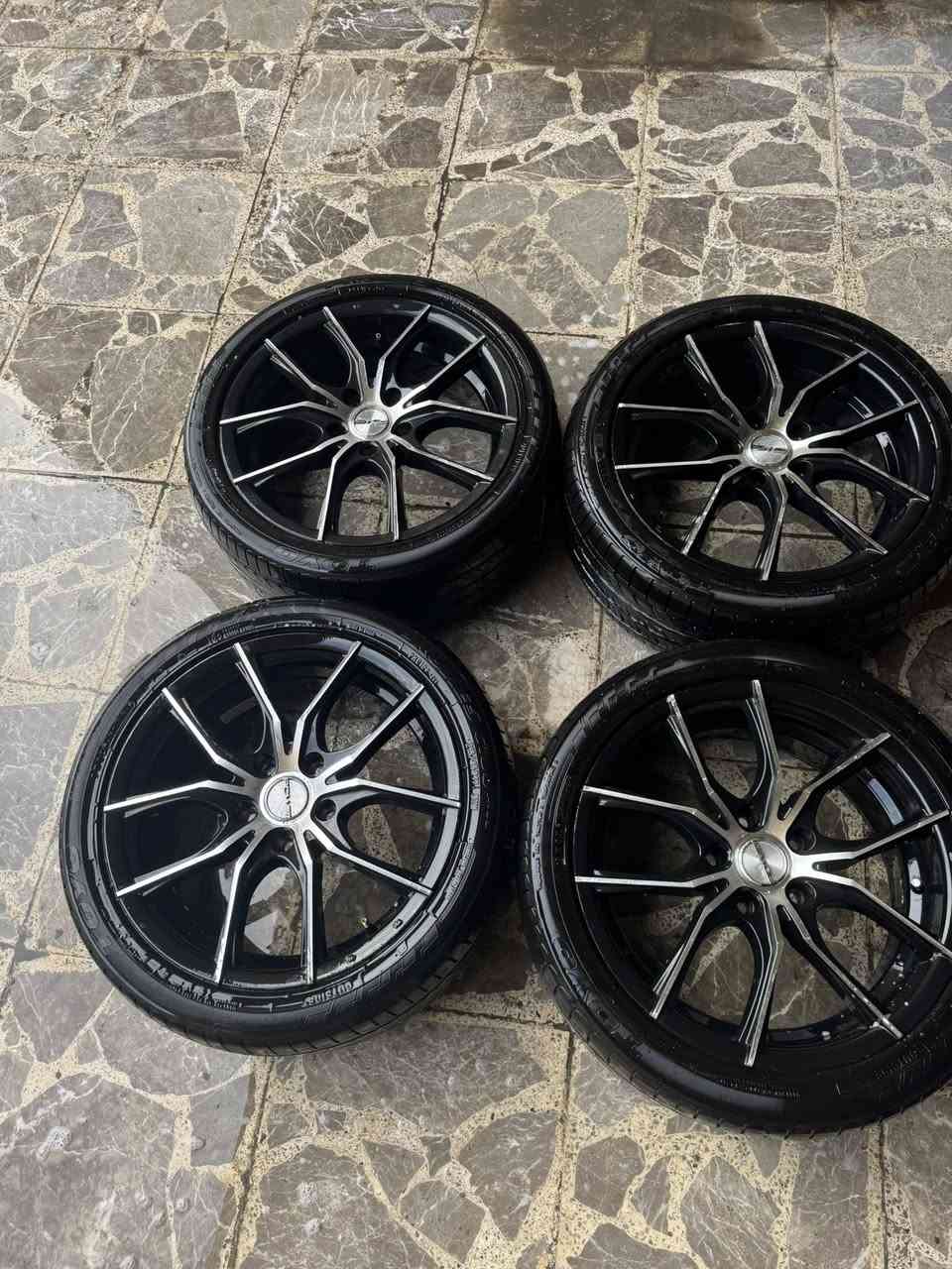 السلام عليكم 
تخم وياله  PDW تايلندي 
حجم 17
مع تخم اطارات تويو 
يرهم كوري-ياباني-صيني

بغداد شارع فلسطين عدي توصيل لكل المحافظات

***********
***********
