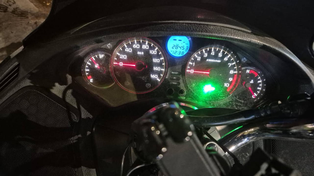 الـسلام عـليكم
حبـايب فـورزا 09 
 صـوتهـة عـالي ويـخبل 
1- مـكينة نـظيفة حـيل لاتنـقيص ولا تبـخير 
2 - لايـتات زنـون قويـة 
3- كـفراتهـة نظـافة90% 
4- تـايرات نظـافة 80% 
5- كـهربائيات شغـالة كلـهة هية والاشـاير 
6- دراجـة تجـي تفـحص وتاخـذ
الـسـعر عـالخاص 
مـكاني بغداد....  كاظمية
رقـم ***********
تواصل او واتـساب
