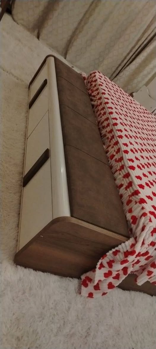 غرفه تركيه موديل حديث  مكان مدينه الصدر ممفتوحه ولا مره ماخذيها ٣ ونص ثكيله متينه حيل قويه سعر البيع مليونين وبي مجال


**إذا كنت صاحب هذا الإعلان وتريد حذفه لأي سبب، رجاءا أرسل رسالة إلى الدعم الفني**