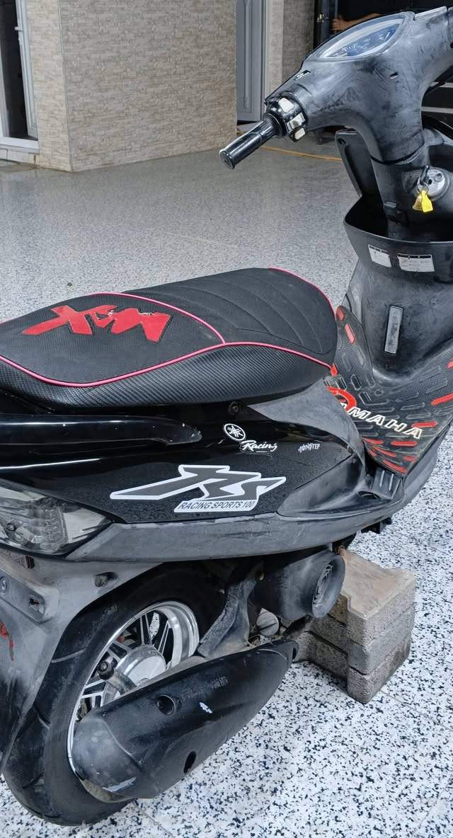 سلام عليكم ماكس عدلة للبيع الدراجة صالهة شهر من طالعة كفالة ميكنه ماطاخته سبانة مبدل كفرات وويالة وملاتهة البلاديات موجودات عندي الدراجة جديدة بمعنى الكلمة السعر مليون وخمسين 1050قفل رقم التلفون***********كلشي بي والخاص مفتوح
