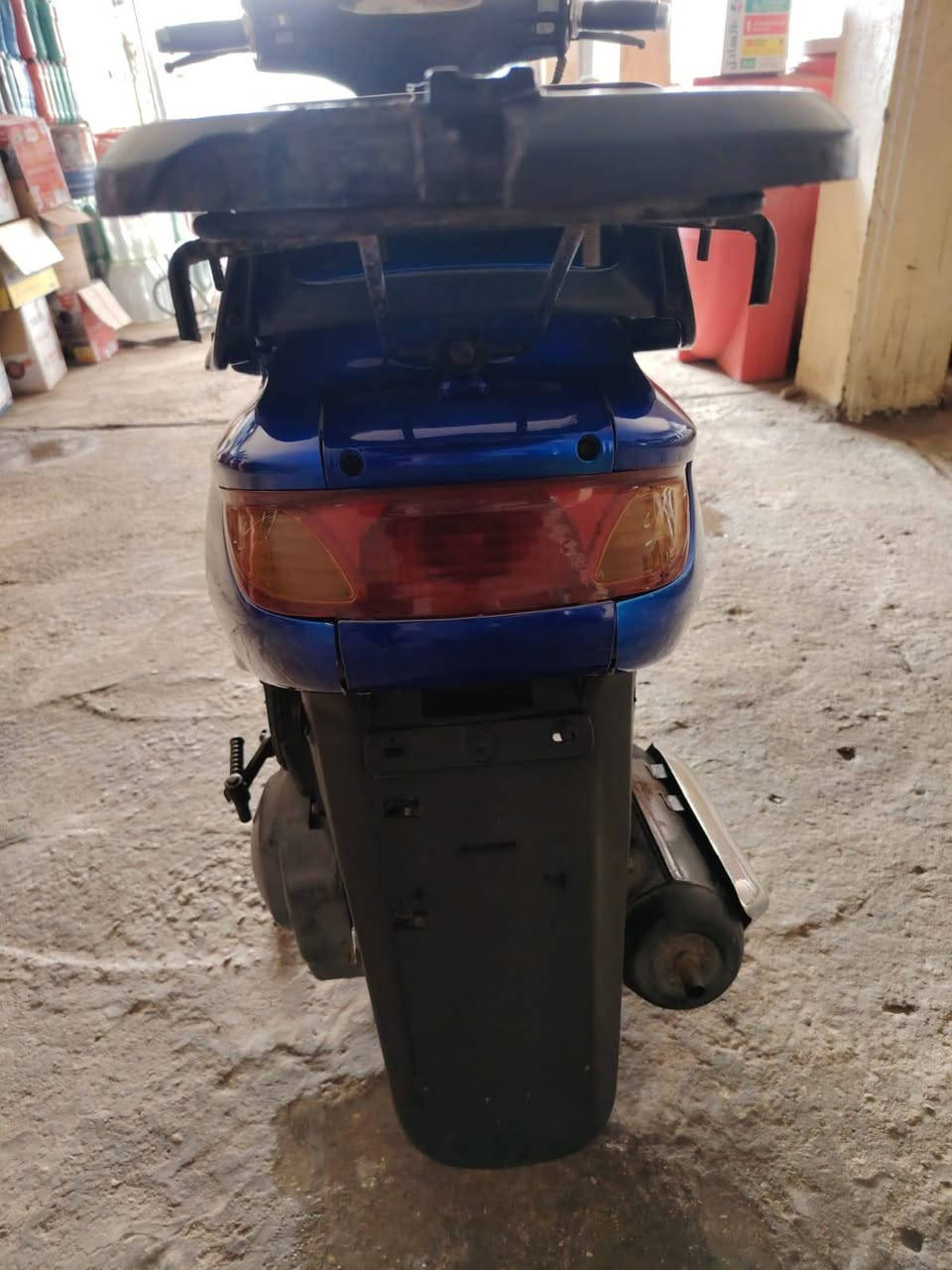 دراجة فراشه جديده حاويه  كهربائيّات كله شغاله السعر 550 بيه مجال رقم الهاتف (***********))
