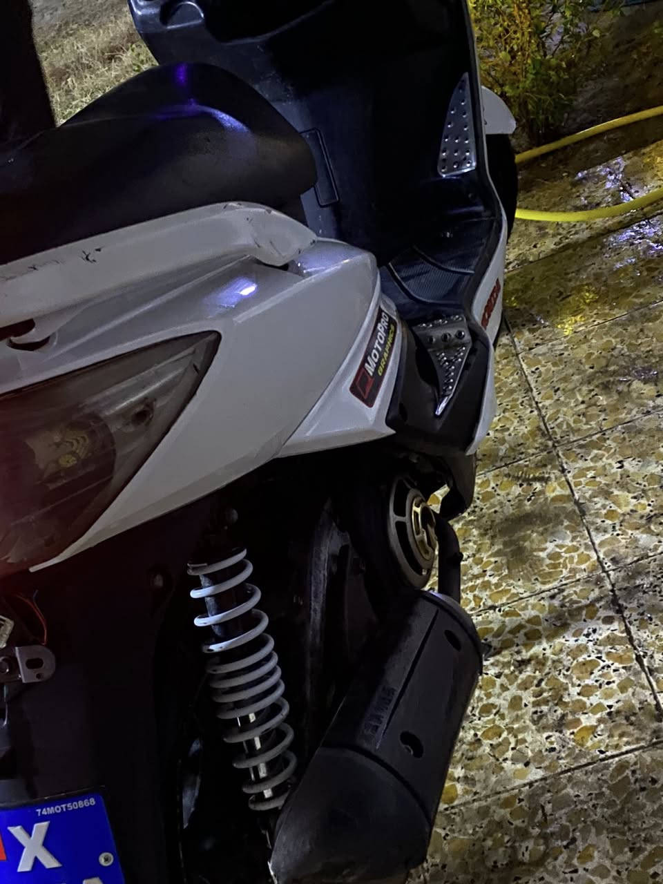 سلام عليكم سكنس فحل مكينه بلادي ببرغي ممفتوح بيها ولا بيه شي تجاري بيها كلجات رياضي لزوج بورقه ونص وبيها صارنصه كاربون رياضي ربع تايرات جدد كلبوات زنون حته لاشاير كهربائيات كلها شغاله تجيب فيتر وتجي وشلعه ومعدل تشك لكاع بيها سستم صوت تيربو لأصلي صوته يرج
السعر :800
الرقم:***********
