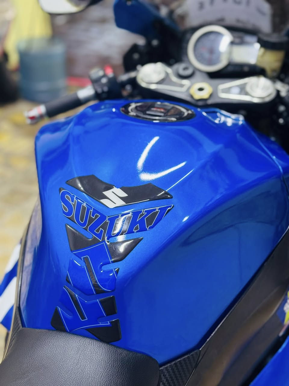 سلام عليكم 🪬

جكسر 2014  محرك 1000 🇯🇵 
دراجه دخول جديد وارد يابان صور موجوده
دراجة ع مشي اليابان ماشية فقط 15 حقيقي
مكفوله من كلشي  كفاله عامه 💯
مكاني كوت  📦 *********** 📦
