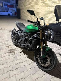 عندي بنلي 752 مرقم وسنويه زيرو غير مستخدم بعدها كل نايلون بيها وكارت ض...