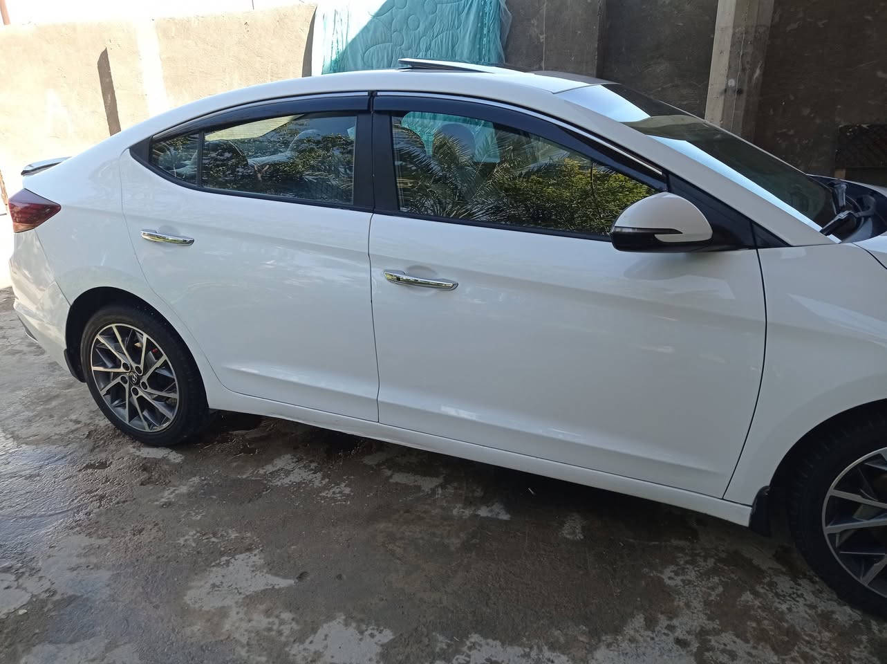 سلام عليكم
الانتره للبيع خليجي 2019
(شويه صبغ بل جاملغ الخلفي + بارد بل جنطه شي قليل) 
والباقي كفاله 
رقم بغداد نكليزي 
ماشيه 70
فول مواصفات (واحد.علئ واحد
فتحه سلايت+  زنون +بصمه+قطعتين تبريد +تحكمات ستيرن +مرئي شفط + شاشه +كامره امامي خلفي +فول واحد علئ واحد+انضمة قياده +يدات نيكل+حساسات امامي خلفي ) سياره فول واحد علئ واحد

السعر (160)  وبيه مجال 
مكان (السياره كربلاء) 

 *********** او ***********
