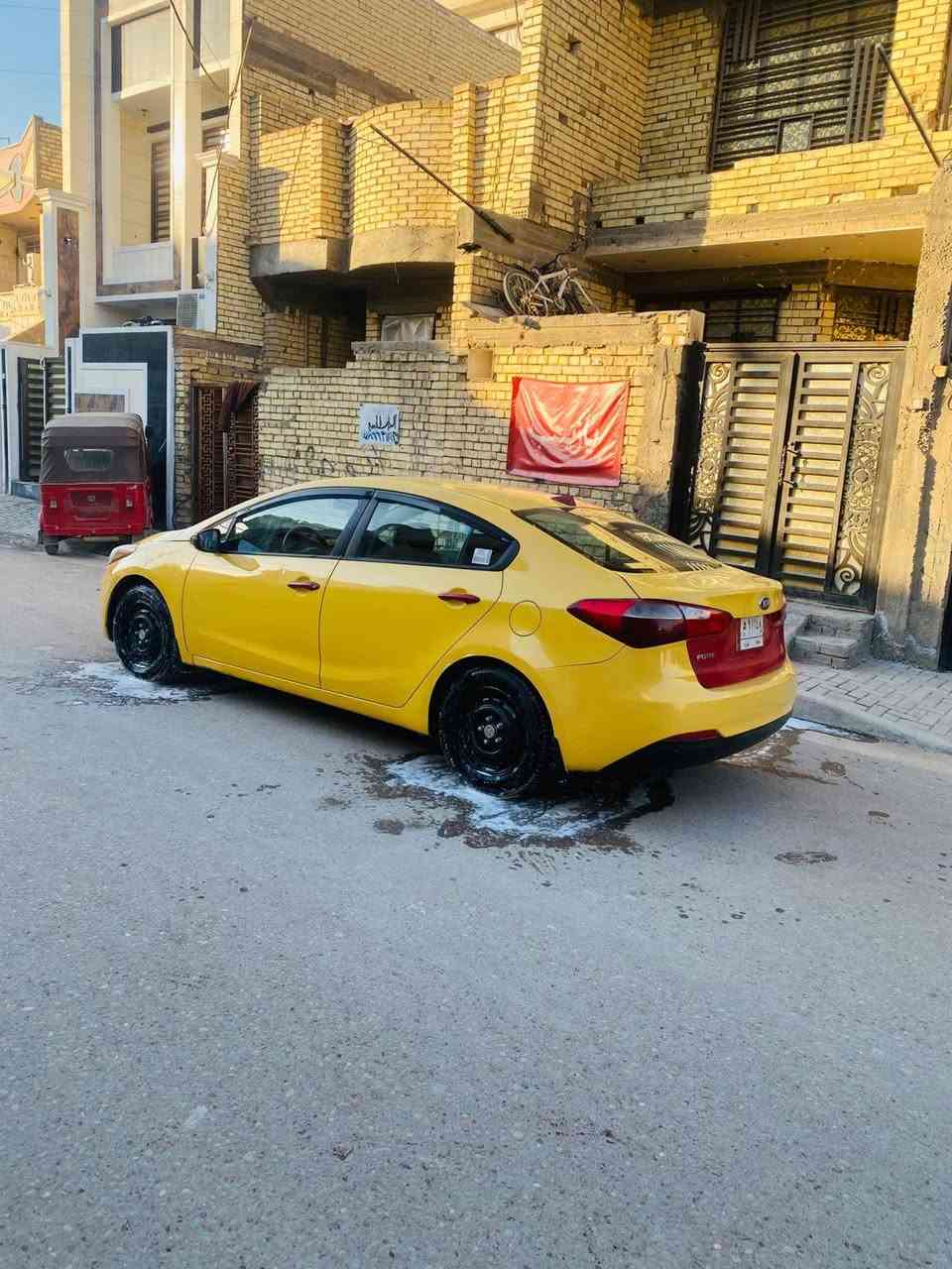 السلام عليكم كيا فورتي موديل 2015حادثها مرفق بل منشور السياره جديده و ماناقصها شي
رقم بغداد بسمي مصفره هيه و غرامات السياره جاهزه مال جناي 
منظومه غاز
مكان السياره بغداد رقم الهاتف *********** ملاحضه مكلف بل نشر
