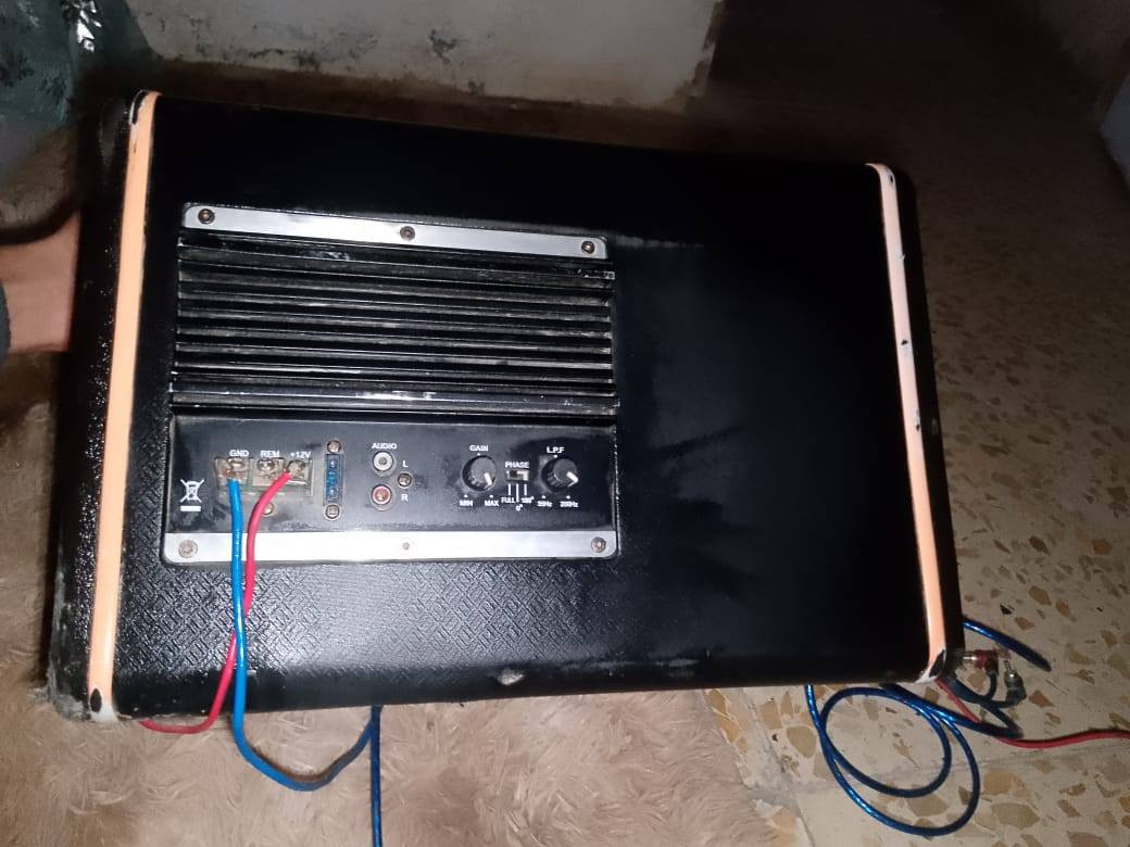 سستم للبيع نضيف وقوي صوته كلش اني ماخذه 85 ورايده 50تخذه وادعيلي صوته يجنن رقم *********** العنوان بغداد حي البتول
