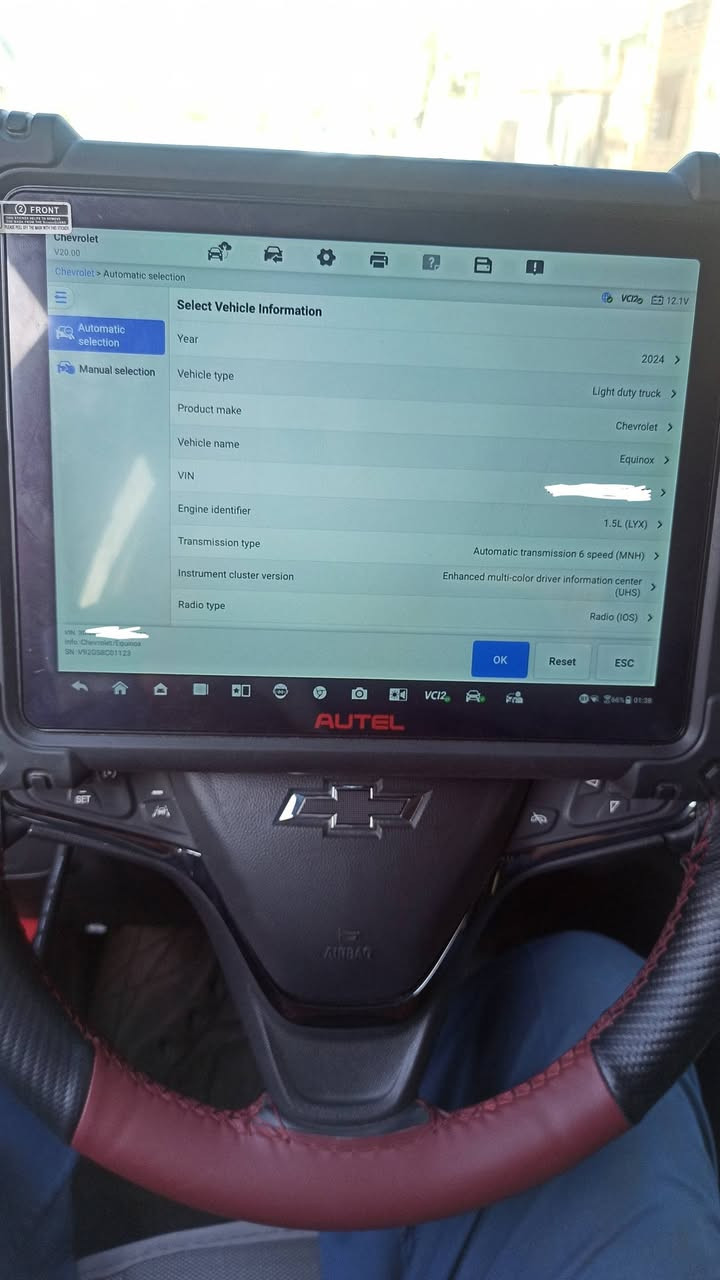 🔧🚗 استبدال وبرمجة احترافية لحساسات الركن الأمامية – Chevrolet 🚗🔧
في ورشة مهدي لصيانة السيارات الحديثة
نحن لا نُجرب…
ولا نستبدل القطع إلا بعد تشخيص علمي مؤكد
ثم برمجة ومعايرة حسب مواصفات المصنع.
🔍 المرحلة الأولى: التشخيص الإلكتروني الدقيق
تم فحص السيارة باستخدام جهاز Thinkcar – ThinkTool
والدخول إلى وحدة التحكم الخاصة بنظام الركن:
Parking Assist Control Module (PACM)
وتم تسجيل كود العطل التالي:
DTC: B0955-08
Parking Assist Front Sensor Left Middle Circuit – Performance – Signal Invalid
🧠 ماذا يعني هذا الكود علميًا؟
خلل في أداء الحساس الأمامي الأيسر (الوسطي)
الإشارة الخارجة من الحساس غير متوافقة مع القيم المرجعية
غالبًا يدل على:
تلف داخلي في الحساس
أو انحراف في خرج الإشارة لا يمكن تصحيحه بالبرمجة فقط
📌 بعد التأكد من:
سلامة الأسلاك
سلامة التغذية الأرضية والجهد
عدم وجود خلل في شبكة CAN
✅ تم تأكيد تلف الحساس نفسه.
🧩 المرحلة الثانية: استبدال القطعة التالفة
✔️ تم استبدال الحساس الأمامي الأيسر الوسطي
✔️ بقطعة جديدة مطابقة لمواصفات المصنع
✔️ مع تثبيت صحيح بزاوية الصدام الأصلية
❗ ملاحظة مهمة:
تركيب الحساس بدون برمجة = عطل مستمر
لأن وحدة PACM لا تتعرف على الحساس الجديد تلقائيًا
💻 المرحلة الثالثة: البرمجة والتعريف الاحترافي
تم استخدام جهاز Autel MaxiSys MS909S2
وهو جهاز متخصص في برمجة وحدات GM المتقدمة
✔️ ما تم تنفيذه:
برمجة وحدة PACM
تعريف الحساس الجديد داخل النظام
تنفيذ:
Front Parking Assist Sensor Relearn
Calibration حسب ارتفاع الصدام وزاوية التركيب
مزامنة الإشارات مع:
BCM
IC
نظام ADAS
✅ النتيجة النهائية:
✔️ حذف كود العطل B0955-08 نهائيًا
✔️ اختفاء إنذار الركن من لوحة العدادات
✔️ قراءة دقيقة للمسافات
✔️ استجابة فورية للحساس الجديد
✔️ النظام يعمل كما خرج من المصنع
🧠 خلاصة تعليمية للمتابعين:
🔴 استبدال الحساس بدون برمجة = فشل
🔴 برمجة بدون تشخيص = خسارة مال
✔️ النجاح الحقيقي =
تشخيص → استبدال صحيح → برمجة → معايرة
📍 العنوان:
الناصرية – حي الشهداء – مجاور جامع المحسن
📞 رقم الهاتف:
***********
🛠️ ورشة مهدي لصيانة السيارات الحديثة
كهربائي سيارات | فحص كمبيوتر | برمجة وحدات | ADAS | Chevrolet
💙 إذا أعجبك الشرح: 👍 لايك
💬 تعليق
📤 مشاركة ليستفيد الجميع
تابعنا لتشوف الفرق بين الصيانة العشوائية والصيانة العلمية
