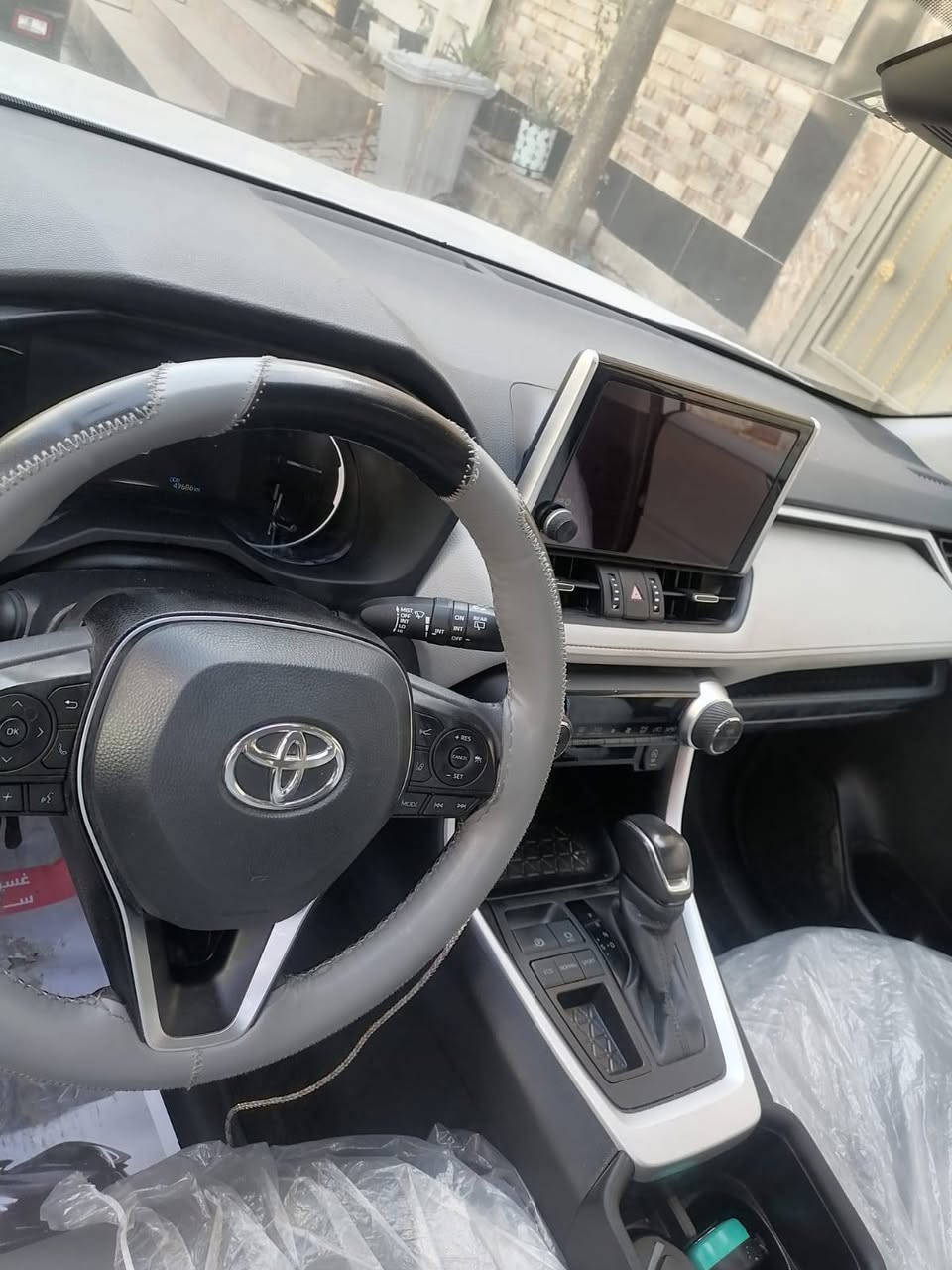 تيوتا راف فور موديل 24 فول 1/1 السعر 245 وبيه مجال بصيط لاستفسار ***********
