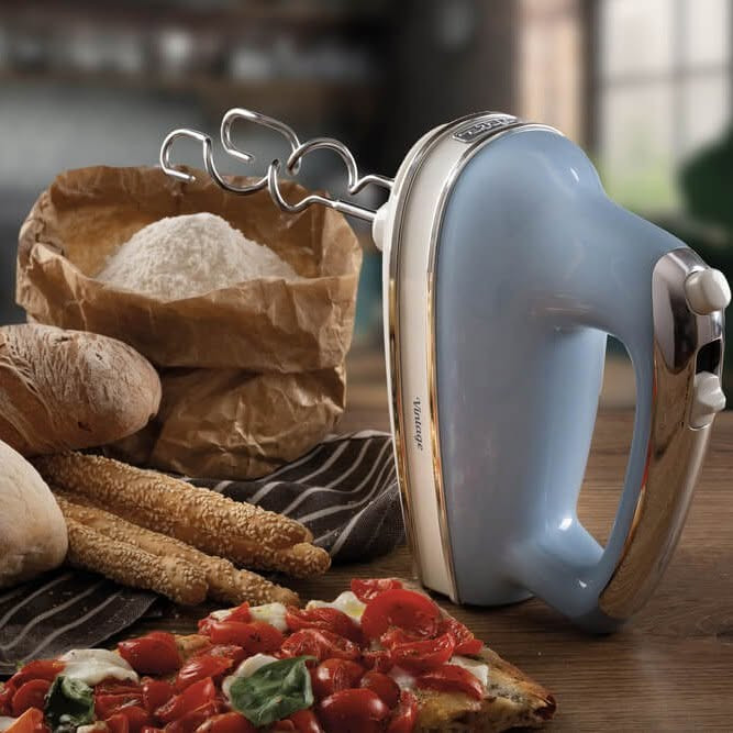 🇮🇹 ariete | VINTAGE HAND MIXER

دقائق قليلة.. لتحضيراتك المثالية 🍰✨

مع خلاط Ariete Vintage
استمتع بخلط المكونات بسهولة وسرعة للحصول على قوام متجانس ونتائج رائعة

✨ قوة 450 واط لأداء فعّال
✨ 5 سرعات + خاصية Turbo لنتائج أسرع
✨ مضارب كهربائية للخفق والعجن بكل سهولة
✨ تصميم كلاسيكي أنيق يضيف لمسة مميزة لمطبخك

الأناقة والقوة في جهاز واحد 🤍

📍 بغداد – الكرادة، بناية سنتر الكرادة
📞 ***********

⸻

🇮🇹 ariete | VINTAGE HAND MIXER

A few moments.. for your perfect creations 🍰✨

With the Ariete Vintage Hand Mixer
enjoy mixing ingredients quickly and easily for smoother, more consistent results

✨ 450W power for efficient performance
✨ 5 speeds + Turbo function for faster results
✨ Electric whisks for whipping and kneading with ease
✨ Classic vintage design that adds a stylish touch to your kitchen

Elegance and power in one device 🤍

📍 Baghdad – Al Karada, Center Al Karada Building
📞 ***********
