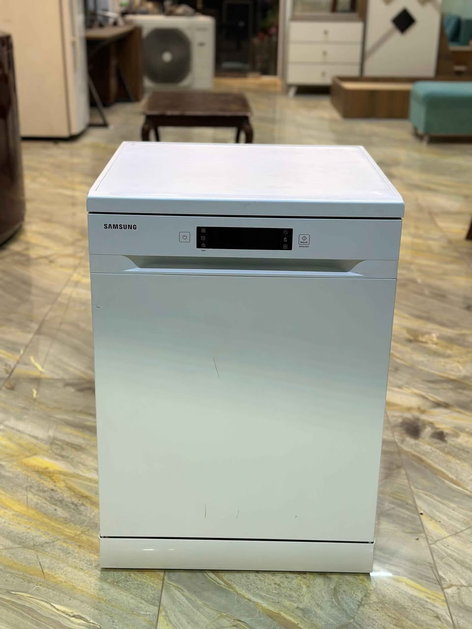 غسالة صحون ماركة سامسونك حديثة جدا نظيفة جدا 🌹🌹🌹
السعر 300الف 🔥🔥🔥
موصل الجانب الايسر /حي المثنى 
🌿🌿🌿🌿🌿
الشارع المقابل لمنتزه المثنى
✅شارع عمارة النخيل 
✅وماكس جيم 
✅وازياء النمور 

داخل الفرع بالنزول قرب كراج  غسل السيارات   

(منزلي) لبيع الاثاث المستعمل 
متواجدون من الساعة ال 1ظهرا الى 8مساءا https://maps.app.goo.gl/BFTrpaanCHgXHP4H6?g_st=afm موصل, نينوى


**إذا كنت صاحب هذا الإعلان وتريد حذفه لأي سبب، رجاءا أرسل رسالة إلى الدعم الفني**