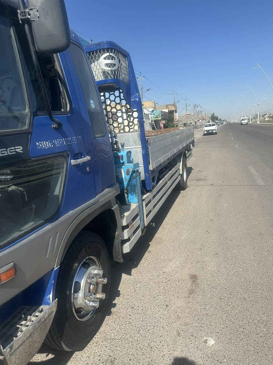 هينو طيره /مديل 2005معلايه / محرك 70/كرين تادانو سوبر Z/4سلايت مخالف / عنوان بصره /سعر190$ بيه مجال /هاذ رقم ***********
