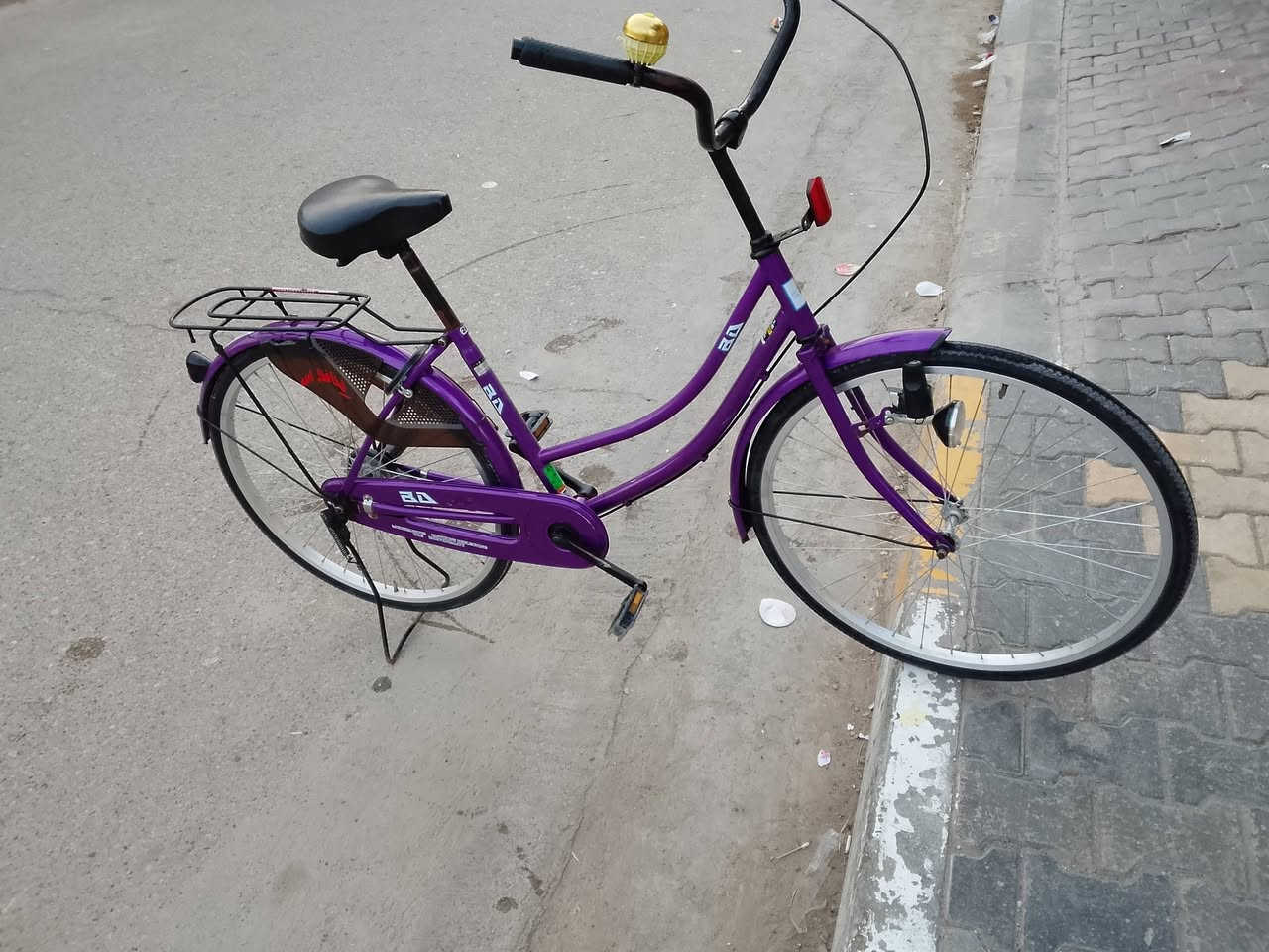 سلام عليكم بايسكل البيع موديل 21بالةكلشي ما عوزه  السعر 125 وبي مجال  💜  الرقم  ***********

