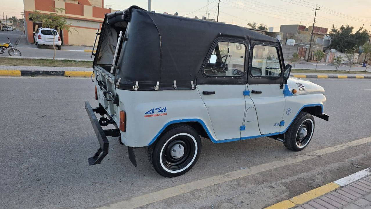 2002 بدون
واسط صويره

6.750 وبيها مجال

***********
مصبوغه
