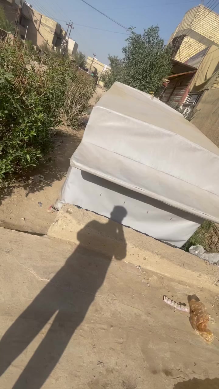 سلام عليكم محجر للبيع هوه والجادر اصلي جلد المحجر تفصال ٣ ملم السعر ٥٥٠ مكلفني ٥ ورقات الشراي يتصل مكلف بلنشر *********** بغداد
