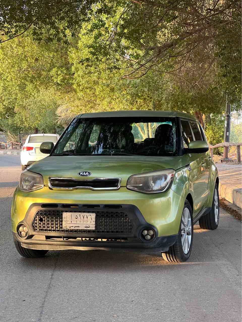 السلام عليكم
للبيع او المراوس حسب القناعة

كيا صول 2015 وارد امريكي
مكينة 2000 GDI بحالة ممتازة

السيارة بيها ربع البنيد من امريكا وبالعراق بدلت باب السائق نفس اللون وموجوده القديمه اذا تحب ترجعها ليبل واحد

ماشية 109 الف ميل تراي للبصرة
كير مكينة مكفولات
تبريد منضومة جديدة
الحدادية امامي خلفي جديده
شاشة كبيرة
تحكم ستيرن
بيها سماعات متنوصف 
لد متغير على السماعة

السياره جاهزه على اخر حبايه

السعر 99 ورقه بيها مجال
مكان السيارة نجف

*********** النجف, العراق
