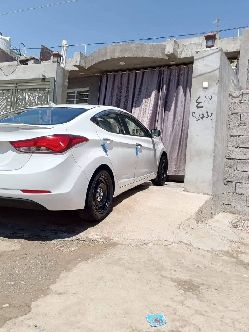 السلام عليكم النترا موديل 2015 وارد خليجي رقم واسط انكليزي سنويه 25 فول مواصفات فتحه تحكمات ستيرن قطعتين تبريد تدفئه داخل السياره صاج مري شفط شاشه تخم تاير جديد تخم ويل جديد محرك 1800 دوش يدات نيكل سياره بيها سونار مرفق بالمنشور بيها فقط طخه بسيطه مصلحه على البارد بجهه العبري الباب الخلفي موضحه بالسونار فقط هاي الطخه باقي السياره مكفوله كفاله عامه بيع ومراوس ومراوس حسب القناعه السعر 126 وبيها مجال للشراي  مكان السياره واسط سياره باسمي تحويل ثاني يوم الاستفسار اكثر على هذا الرقم موجود على الرقم وعلى الفيس
***********
