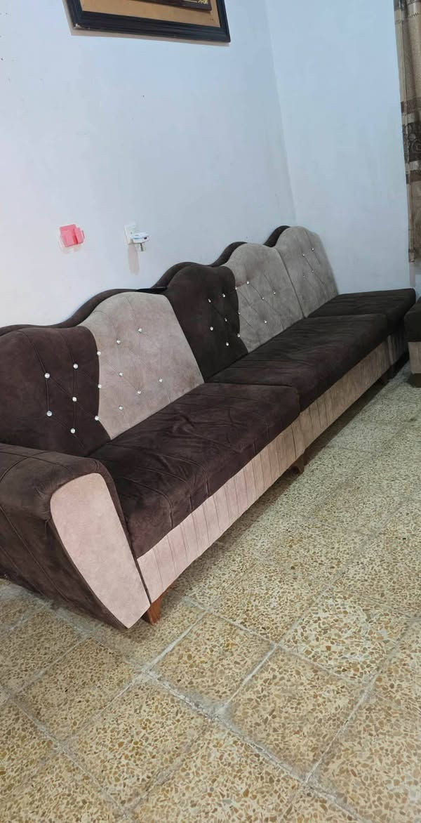 السلام عليكم للبيع ديوان عراقي ثقيل نضيف حيل ما بينو شي بيع مستعجل السعر 120 بي مجال المكان الموصل قرب جسر الخامس 
7 متر


**إذا كنت صاحب هذا الإعلان وتريد حذفه لأي سبب، رجاءا أرسل رسالة إلى الدعم الفني**