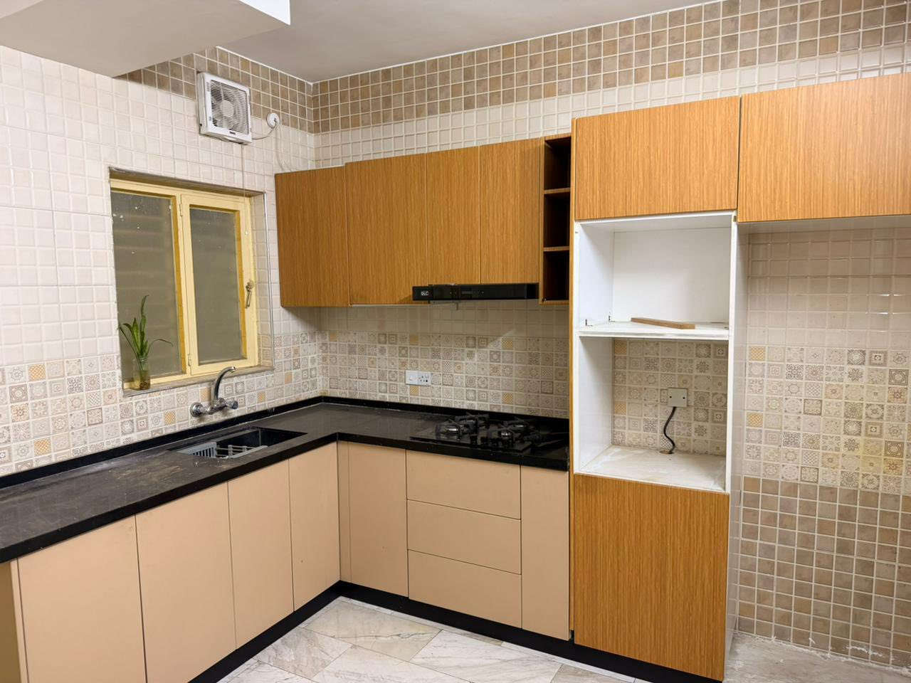 سلام عليكم كاونتر  البيع ***********العنوان بغداد زيونه
