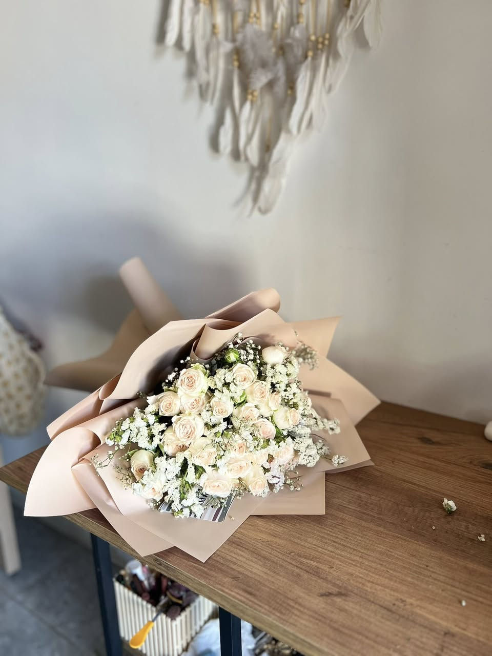 سعر الوردة الفين دينار فقطط✨🌻💗
للتواصل واتساب توصيل بسماية الف دينار 
***********
