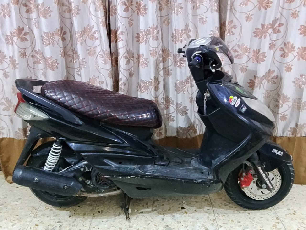 دراجه سكنس فحل كابريتر كلشي مابيها شغاله نكره وهندر وكهربائيته كاملة بس العداد يرادله تسليك السعر 450بيها مجال قليل مكان بغداد الامين


**إذا كنت صاحب هذا الإعلان وتريد حذفه لأي سبب، رجاءا أرسل رسالة إلى الدعم الفني**