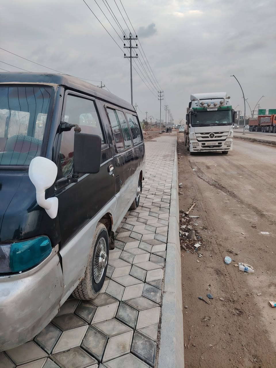 السلام عليكم من رخصه الادمن المحترم هوندا جريس ١٩٩٥ رقم بغداد الماني حرف (ف) مكينه وكير بنكوو نضيفات خير من الله اكسل نضيف شواصي نضيفه زوج تاير جدد سياره حلوه ومرتبه كبل لشغل راعيه ماوصله ابيع هل موجود سعرهه (19) وبيه مجال شراي يتصل (***********) مكاني ديالى
