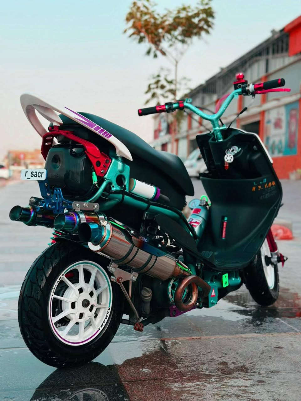 سلام عليكم دراجه ماكس عدله مكان البطحاء تفاصيل ‏‪***********‬‏ابن خدمت شراي دراجه نضيف كلشش مال جناي
