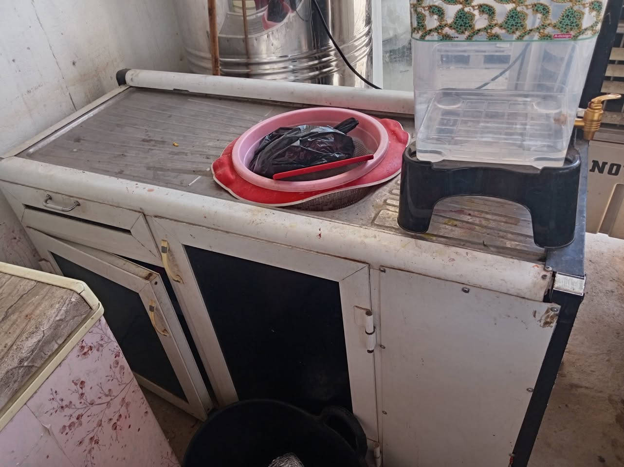 السلام عليكم أغراض كافتريا جدد وهواي أغراض بعد ممصورهن لي يريد يسترزق يقيم ويشيل مكاني اسكندريه
*********** بي واتساب
