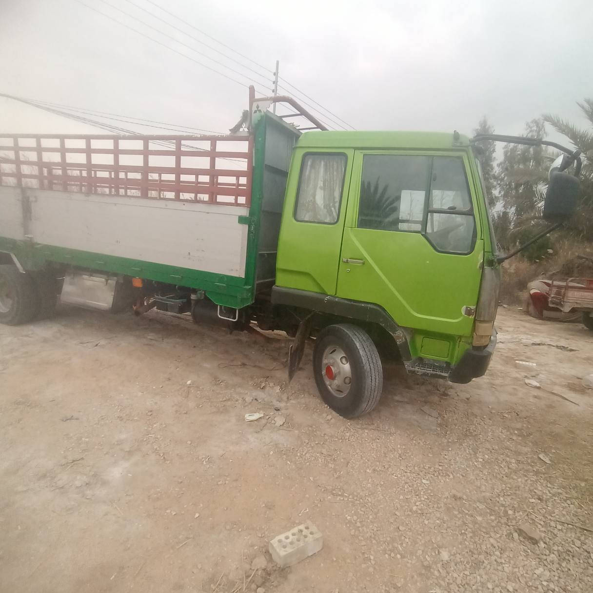 سلام عليكم فوزه مربع للبيع موديل ٩٢سنويه لل ٢٧ سته وربع بلادي مكينه بيها بخار بدون  ١٦عادي  سعر ١٢٠وبيها مجال مكاني كربلاء الحر ***********
