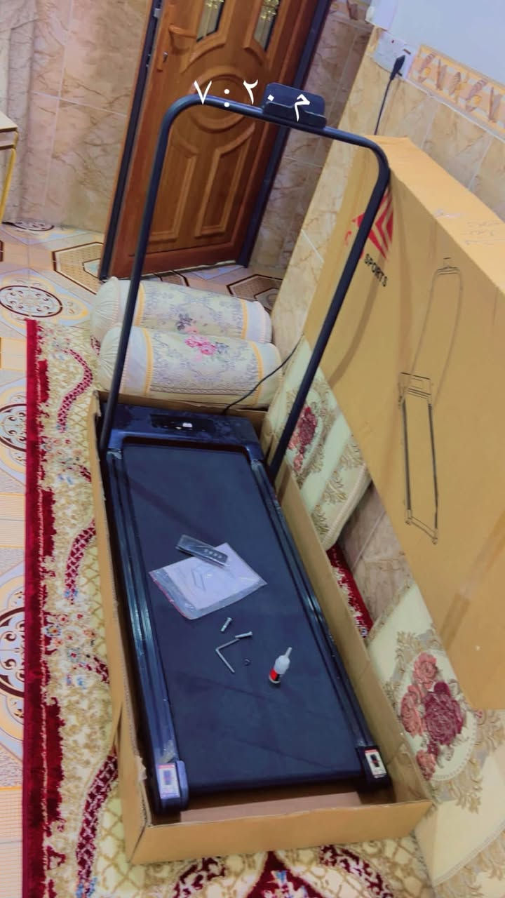 جهاز جري كهربائي متعدد السرعات بيه توقيت وبيه تحديد السرعه جديد بالكارتون مستخدم سبوع واحد فقط السعر ١٠٠ الف مكان كركوك حمزلي قرب المنتوجات النفطيه رقم الهاتف ***********
