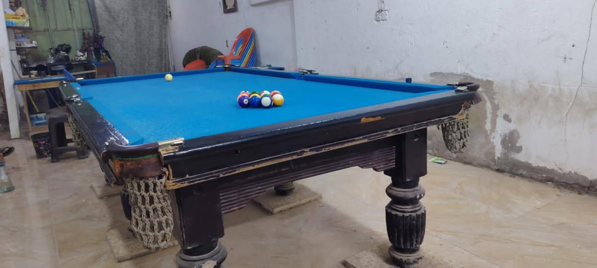 السلام عليكم شباب ميز اللبيع فرخ سنوكر سعره ب٣٠٠ وبي مجال رقمي ***********
