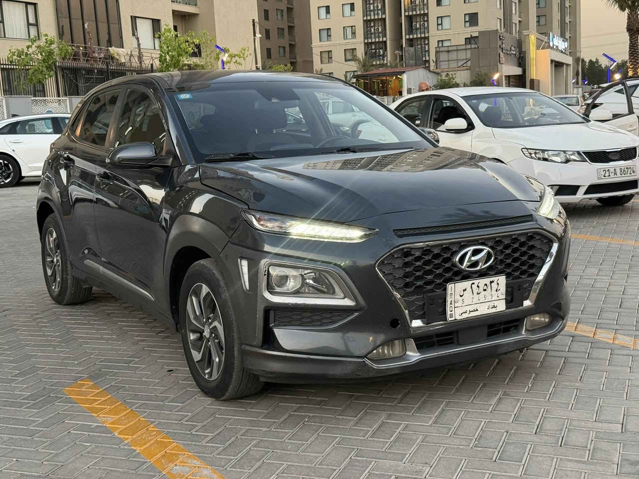 السلام عليكم
هونداي كونا 
موديل 2021 
ماشيه 125 
هايبرد محرك 1600 
مواصفات 
شاشه 
كأمره 
حساس 
رادار 
نظام تتبع 
بيها فقط بارد بالجاملغ والبنيد باب الصدر تبدل وصبغ
مكانها بغداد حي الجهاد 
السعر 120$

رقمي ***********
