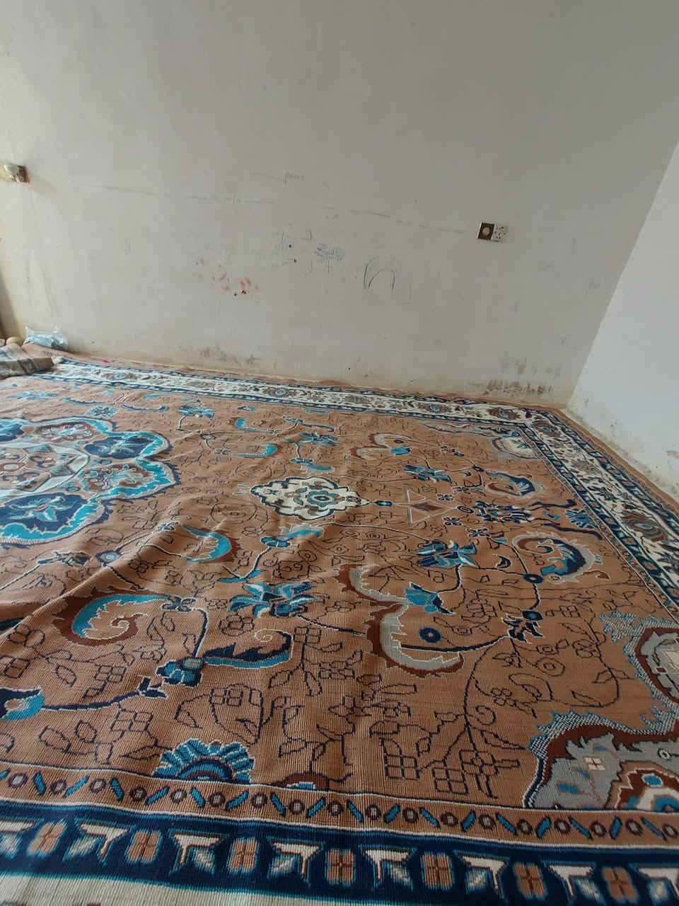 للبيع فرشة ووياها مدات
 2 مالاتها سعر 100 وبيهن مجال مكاني حميدية. الشراي يتصل 0775 390 7057
