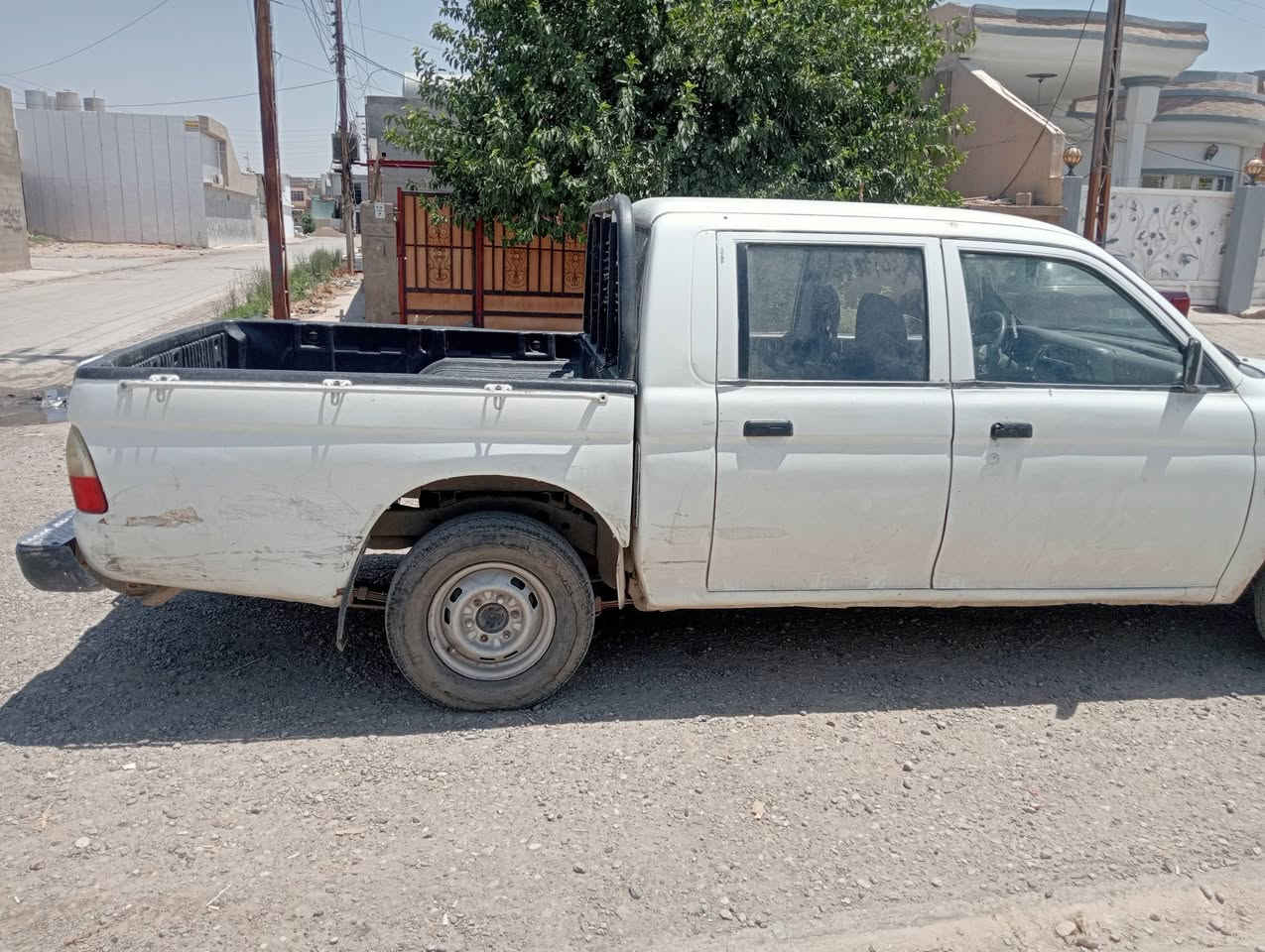 پيك اب ميتسوبيشي موديل ٢٠٠٢ رقم سليماني سنويه ساقطه صار سنه و نص .حزام صبغ .تبريد كهربائيات محرك و كير اكسل و كاردن و شيال و كله شرط ادامه كامله . عدا صدر و تايرات نص عمر . 
سعره ٥٧
***********
***********
عنوان كركوك
