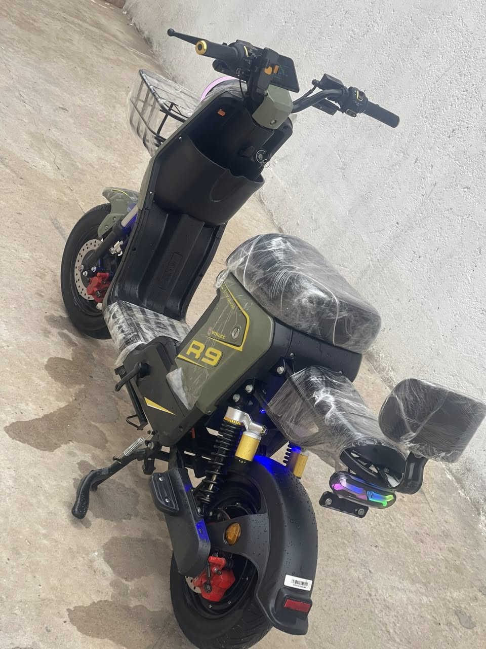 السلام عليكم دراجه شحن لبيع مديل 25R9دراجه ماشيه خمسه الف بطاريته 32الكبار كل غراضه موجوده كارتون الشاحنه امرايات كفات سويجات 2وكارت وريمود  صارلي 3اشهر من خذيته السعر 465وبيه مجال بسيط ***********اتصل وتدلل
