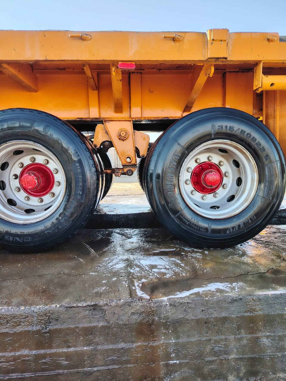 عربانه للبيع دنكير ١٤ بلوم قطعتين مكفولة ***********
