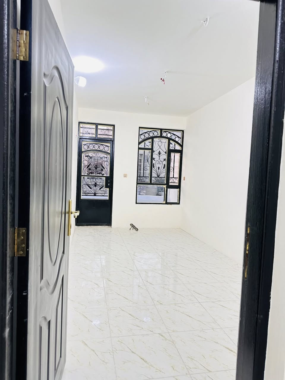 مشتمل للبيع مساحة ٦٠ متر
يحتوي على #استقبال #مطبخ #٢غرف #خدمات
الموقع 📍الشعب ضباط الكويتي 
للأستفسار آكثر الأتصال على الأرقآم 
***********
الأخوين للوساطة العقارية
