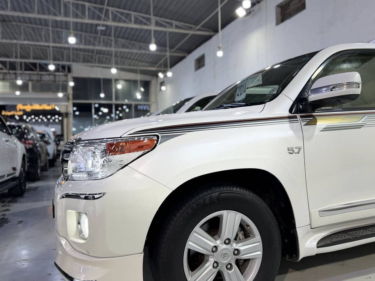 للبيع لاندكروز 2014
محرك  V8 4600
 دشبول لكزز 
5 بصمات 
سياره جديده رقم بغداد بأسمي 
مكان السياره بغداد البياع مجمع المعارض 
السعر 395$ 
***********حيدر الركابي
