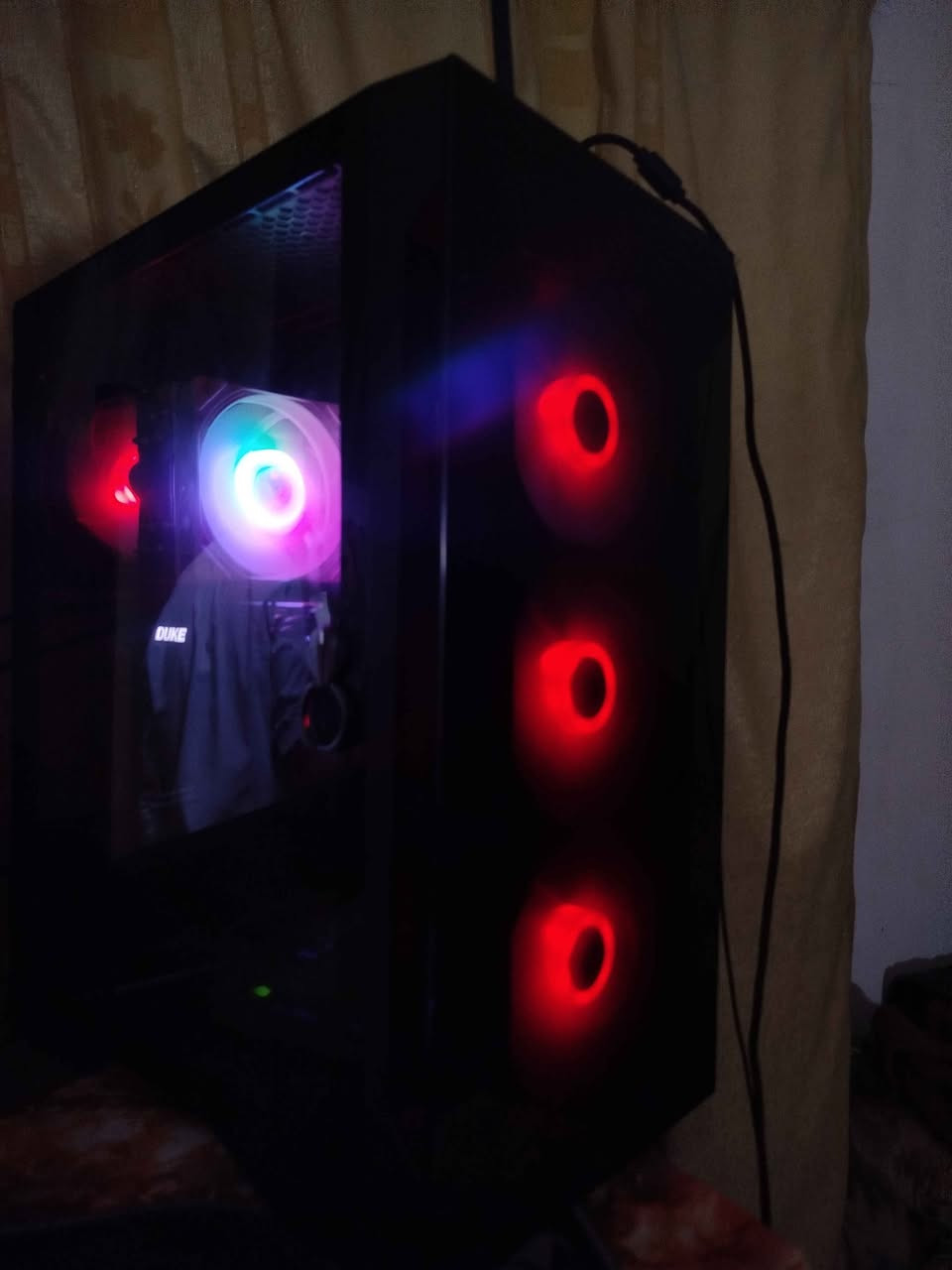 Motherboard x99
intel xeon e5 2680 v4
ram ddr4 16 gb 3200 speed
Power Supply 650 watts + 80 plus
Msi graphics card 1070 ti 8gb oc rgb DUKN
M.256 + hhd 500 gb
Case fan 4 PC rgb
Cooler rgb
كيس متغير الوان تحكم 
مكان اربيل سعر 550 بي مجال حك الجيه هولير اغلب الشغلات الي بل كيس جديد وباكيتات موجوده
تواصل عل رقم *********** أربيل, العراق
