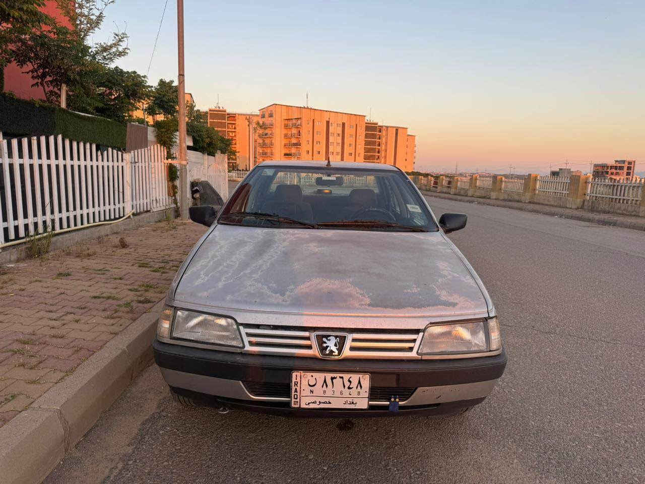 سلاوی خواتان لیيیت 
پژۆ 405 بۆ فرۆشتن 
سەیارەکە زۆرپاکە مالی دۆستە ڕەقەم بەعدا بەناو ی خۆمانە سەیارەکە بێ بۆیاخە تەنها بۆنیدی کاڵ بوتەوە سەیارکە تەبریدەتەقە ڕەقە بەشرت گیڕو مەکینەی بە شەرت نرخی 40 گەڵاو معامەلی برایانە.... *********** السليمانية, العراق
