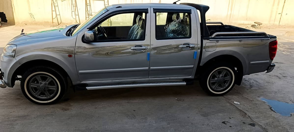 من رخصة الادمن سياره بيكب كريت وول موديل ٢٠١٣مكفوله من الضربه والتبديل والخياس حداديه جديده كير محرك اكسل مكفولات تخم تاير كهربائيات كلها شغاله سنويه مجدده ل٢٧رقم قادسيه تبريد شغال السياره احلى من الصور شرط السعر ٦٨ ورقه وبيها مجال تلفون ***********   *********** مكاني حله
