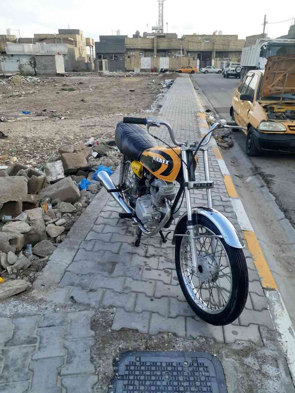 السلام عليكم للبيع دراجه شاص موديل 22 اوراق وسكنر دراجه حلوه وجاهزه سعر ب 400 وبيها مجال للشراي عنوان واسط قضاء الحي الاتصال على الرقم***********
